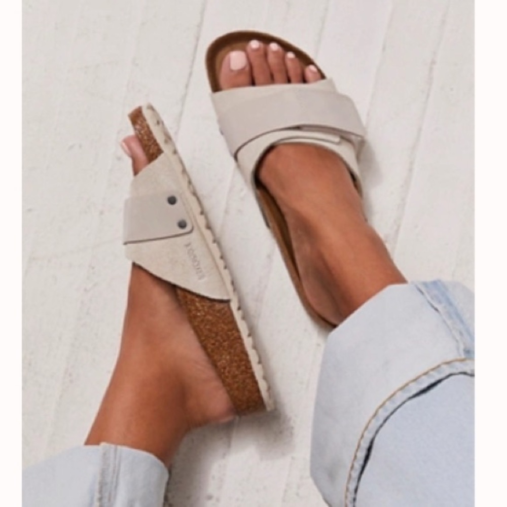 Birkenstock Oita Sandals - Antique White